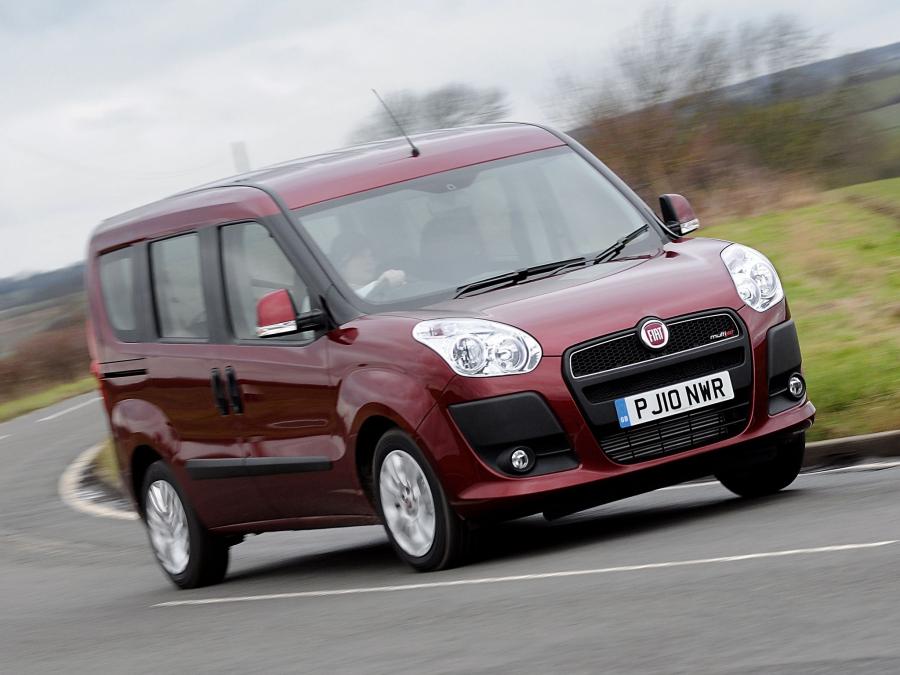  Fiat Doblo 2010 года  (UK) (фото 8 из 16)